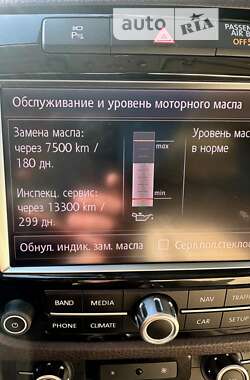 Внедорожник / Кроссовер Volkswagen Touareg 2013 в Борисполе
