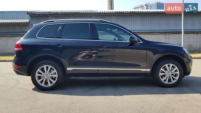 Позашляховик / Кросовер Volkswagen Touareg 2013 в Києві