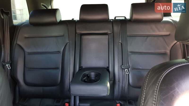 Позашляховик / Кросовер Volkswagen Touareg 2013 в Києві