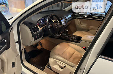 Позашляховик / Кросовер Volkswagen Touareg 2011 в Дніпрі