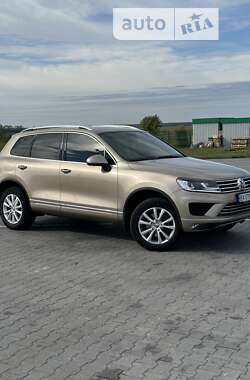 Позашляховик / Кросовер Volkswagen Touareg 2015 в Летичіві