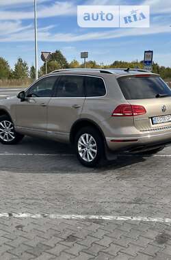 Внедорожник / Кроссовер Volkswagen Touareg 2015 в Летичеве