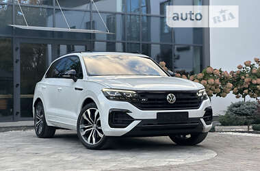 Позашляховик / Кросовер Volkswagen Touareg 2018 в Рівному