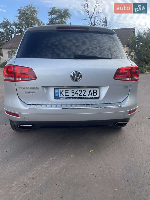 Внедорожник / Кроссовер Volkswagen Touareg 2011 в Кривом Роге