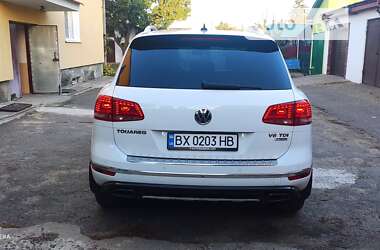 Внедорожник / Кроссовер Volkswagen Touareg 2015 в Летичеве