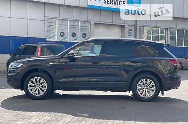 Позашляховик / Кросовер Volkswagen Touareg 2019 в Одесі