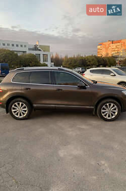 Внедорожник / Кроссовер Volkswagen Touareg 2011 в Сумах