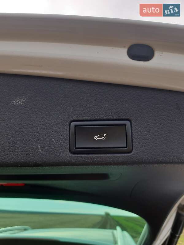 Позашляховик / Кросовер Volkswagen Touareg 2014 в Тернополі