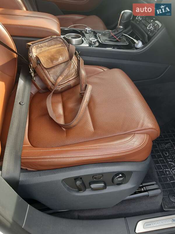 Позашляховик / Кросовер Volkswagen Touareg 2014 в Тернополі