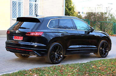 Позашляховик / Кросовер Volkswagen Touareg 2018 в 