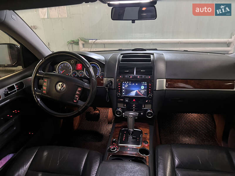 Внедорожник / Кроссовер Volkswagen Touareg 2005 в Каменском