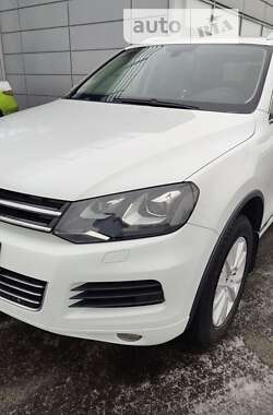 Позашляховик / Кросовер Volkswagen Touareg 2013 в Києві