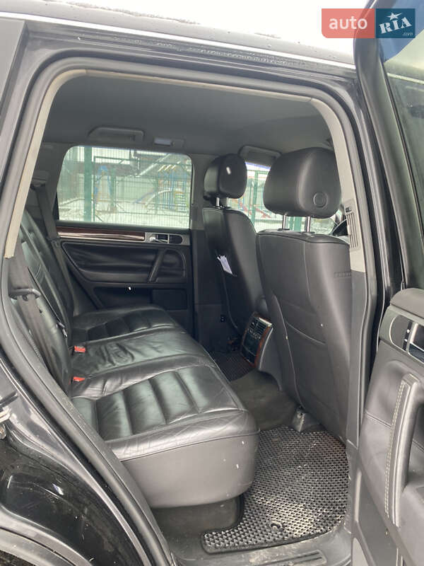 Позашляховик / Кросовер Volkswagen Touareg 2004 в Рахові