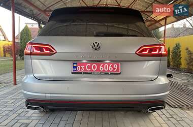 Внедорожник / Кроссовер Volkswagen Touareg 2018 в 