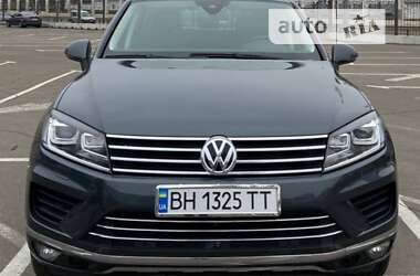 Внедорожник / Кроссовер Volkswagen Touareg 2015 в Одессе