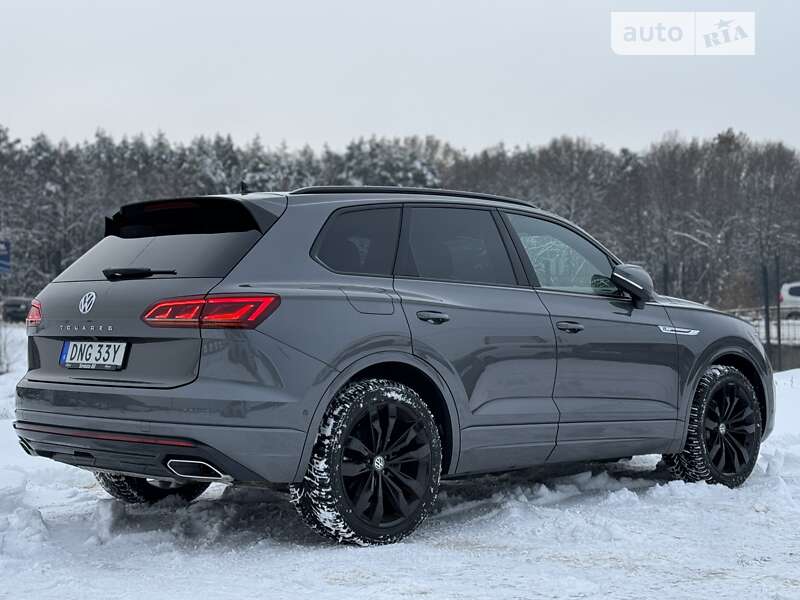 Позашляховик / Кросовер Volkswagen Touareg 2019 в Львові