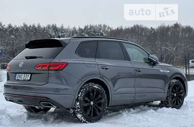 Внедорожник / Кроссовер Volkswagen Touareg 2019 в 