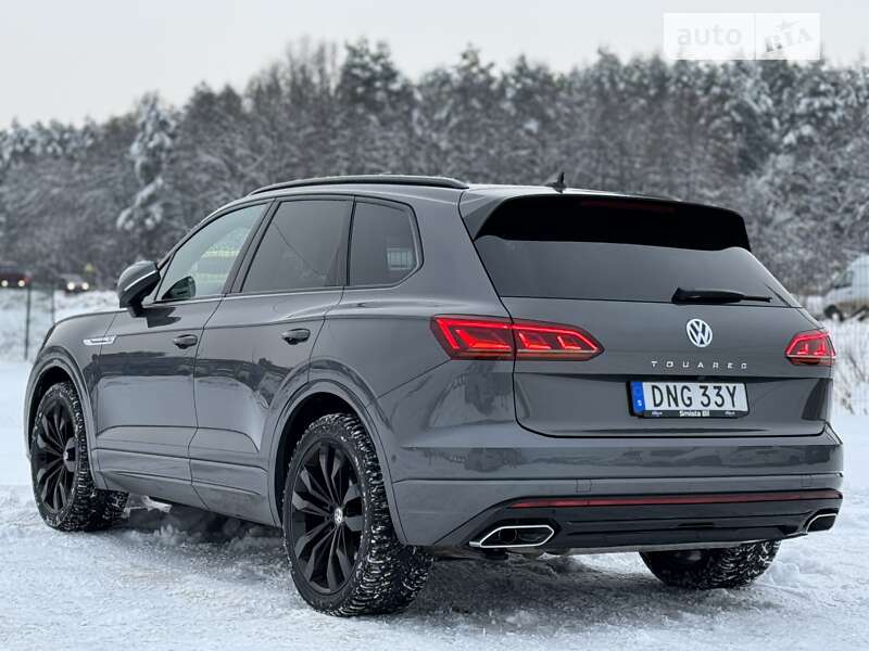 Позашляховик / Кросовер Volkswagen Touareg 2019 в Львові