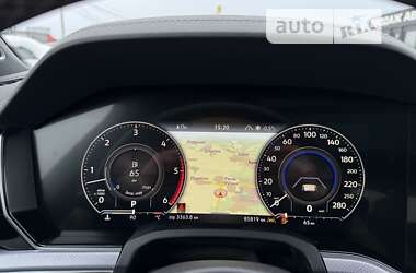 Внедорожник / Кроссовер Volkswagen Touareg 2019 в 