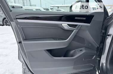 Внедорожник / Кроссовер Volkswagen Touareg 2019 в 