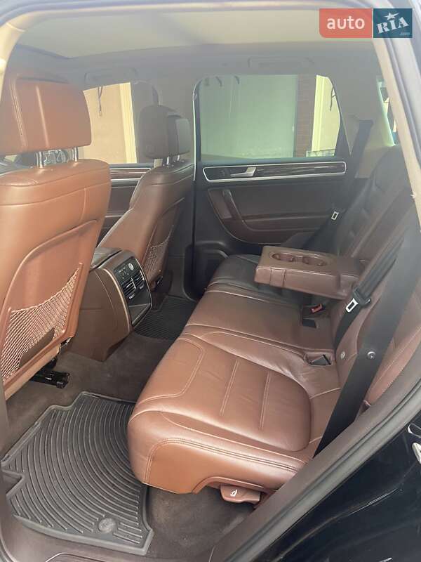 Внедорожник / Кроссовер Volkswagen Touareg 2012 в Надворной