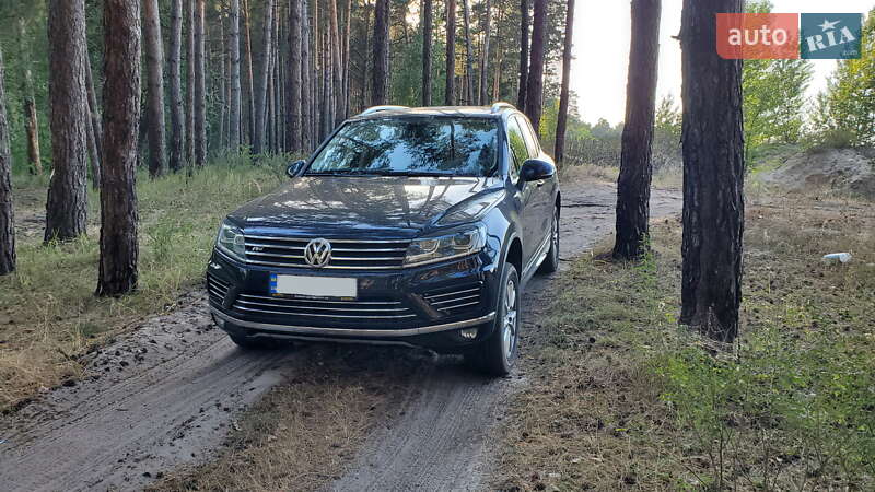 Внедорожник / Кроссовер Volkswagen Touareg 2017 в Киеве