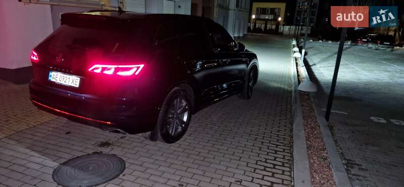 Позашляховик / Кросовер Volkswagen Touareg 2021 в Києві