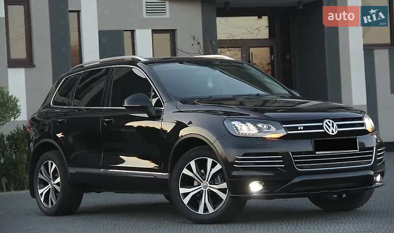 Внедорожник / Кроссовер Volkswagen Touareg 2013 в Хмельницком