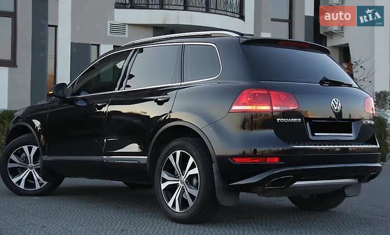 Внедорожник / Кроссовер Volkswagen Touareg 2013 в Хмельницком