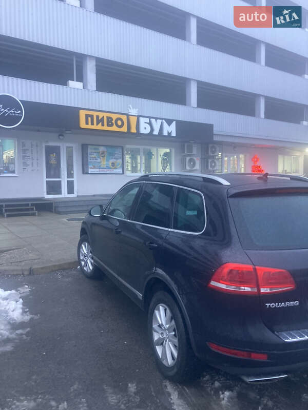 Внедорожник / Кроссовер Volkswagen Touareg 2010 в Полтаве