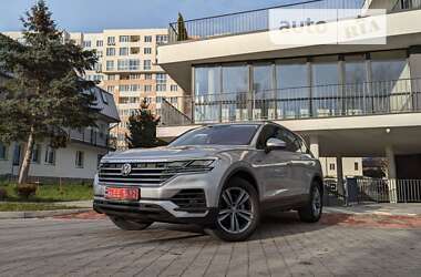 Внедорожник / Кроссовер Volkswagen Touareg 2018 в Львове