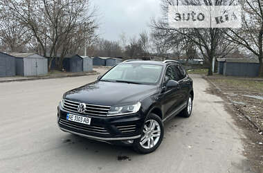 Внедорожник / Кроссовер Volkswagen Touareg 2015 в Днепре