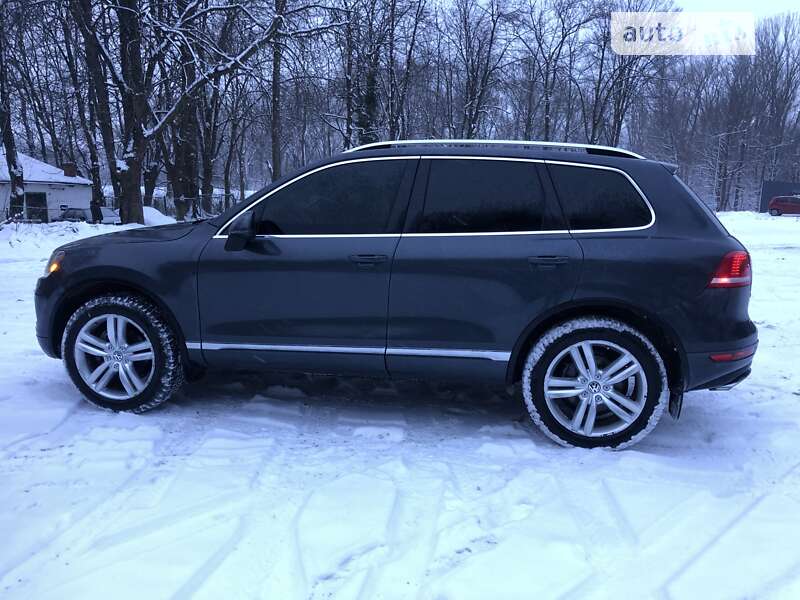 Внедорожник / Кроссовер Volkswagen Touareg 2014 в Дрогобыче