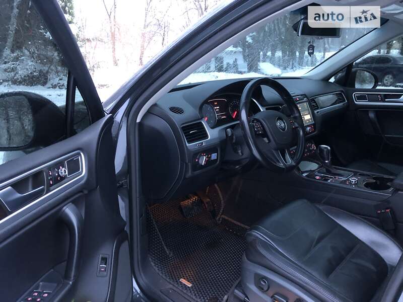 Внедорожник / Кроссовер Volkswagen Touareg 2014 в Дрогобыче