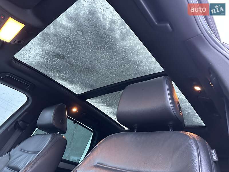 Внедорожник / Кроссовер Volkswagen Touareg 2012 в Виннице