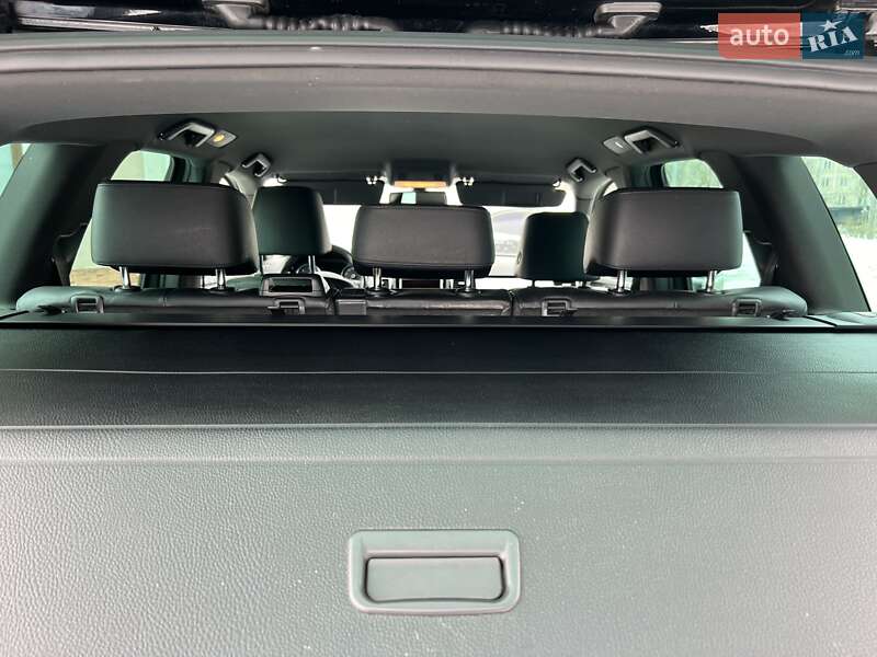 Внедорожник / Кроссовер Volkswagen Touareg 2011 в Киеве