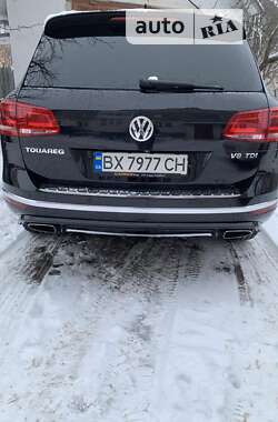 Внедорожник / Кроссовер Volkswagen Touareg 2015 в Дунаевцах