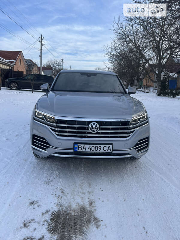 Внедорожник / Кроссовер Volkswagen Touareg 2018 в Кропивницком