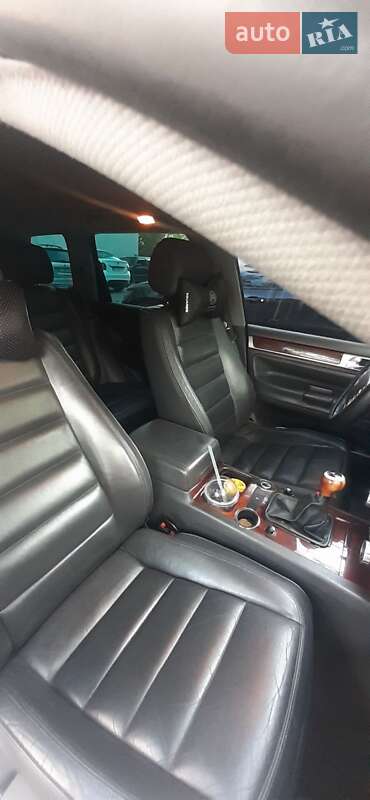 Внедорожник / Кроссовер Volkswagen Touareg 2004 в Львове