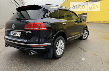 Внедорожник / Кроссовер Volkswagen Touareg 2012 в Кропивницком