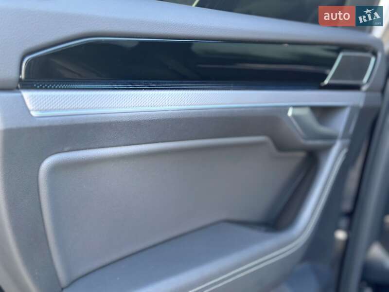 Внедорожник / Кроссовер Volkswagen Touareg 2019 в Днепре