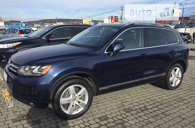 Внедорожник / Кроссовер Volkswagen Touareg 2012 в Черновцах