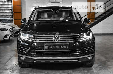 Позашляховик / Кросовер Volkswagen Touareg 2016 в Одесі