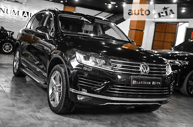 Позашляховик / Кросовер Volkswagen Touareg 2016 в Одесі