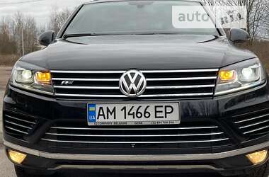 Внедорожник / Кроссовер Volkswagen Touareg 2015 в Житомире