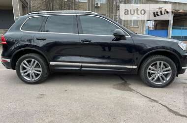 Внедорожник / Кроссовер Volkswagen Touareg 2015 в Житомире