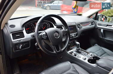 Внедорожник / Кроссовер Volkswagen Touareg 2017 в 