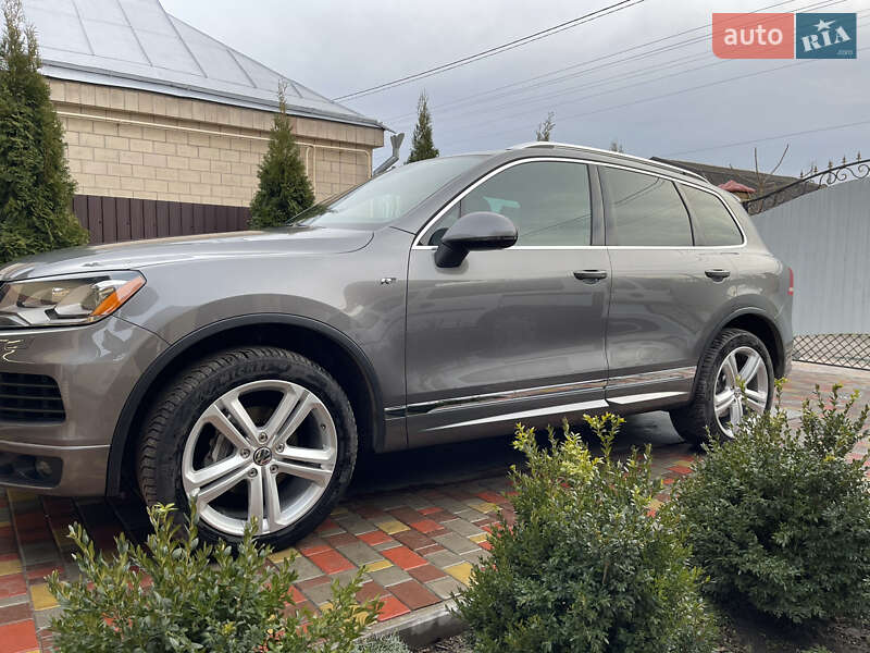 Внедорожник / Кроссовер Volkswagen Touareg 2013 в Смеле