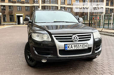 Позашляховик / Кросовер Volkswagen Touareg 2010 в Києві