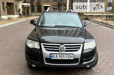 Позашляховик / Кросовер Volkswagen Touareg 2010 в Києві